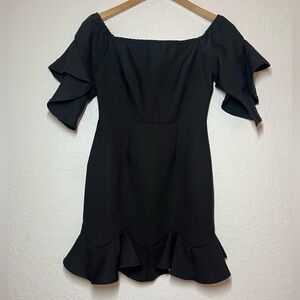 The impeccable pig LBD black dress cocktail party curve hugging size small
